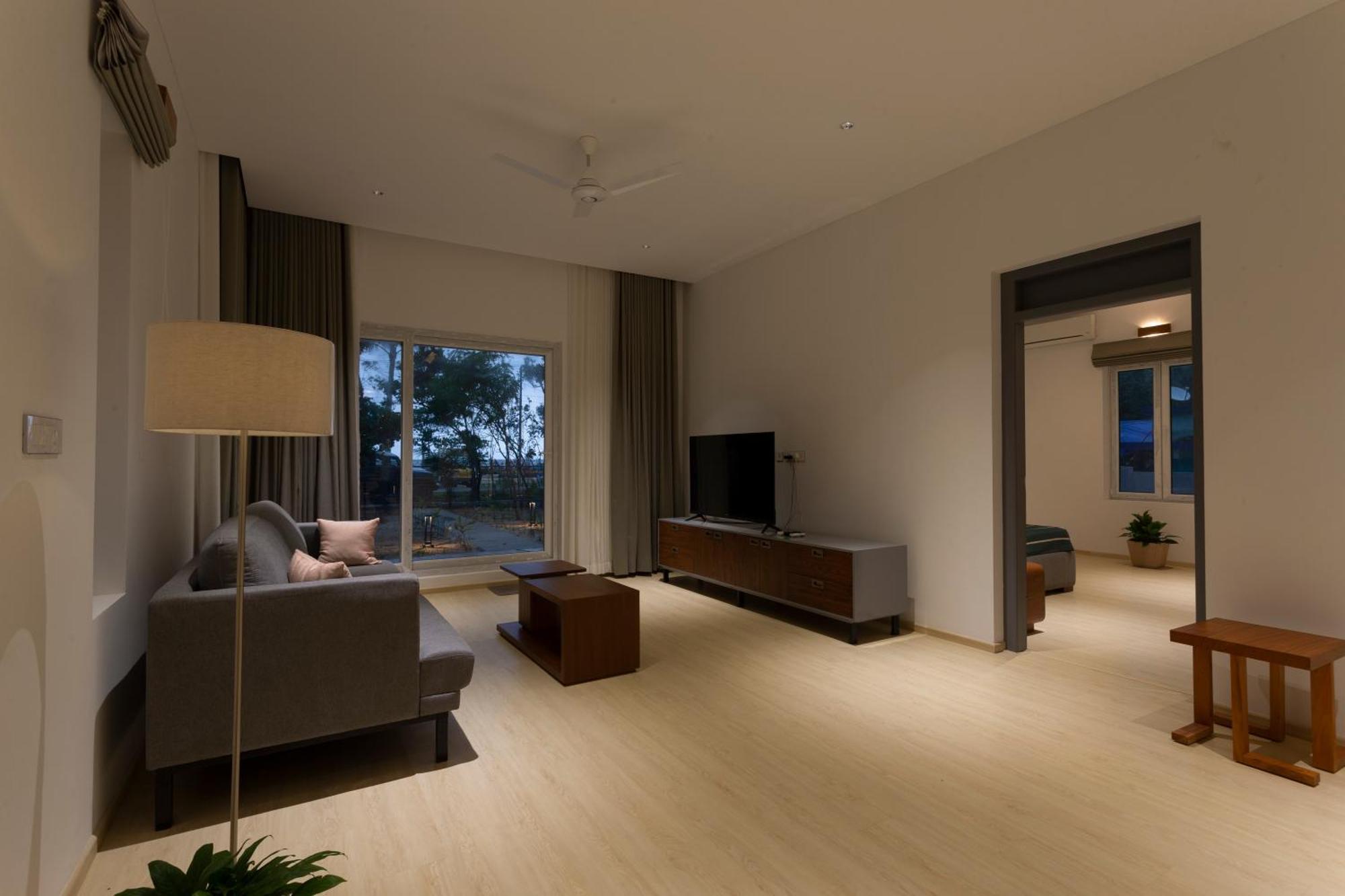 Ocean Whisper- Psst! Hidden Gem Villa Karuvapadna Bagian luar foto