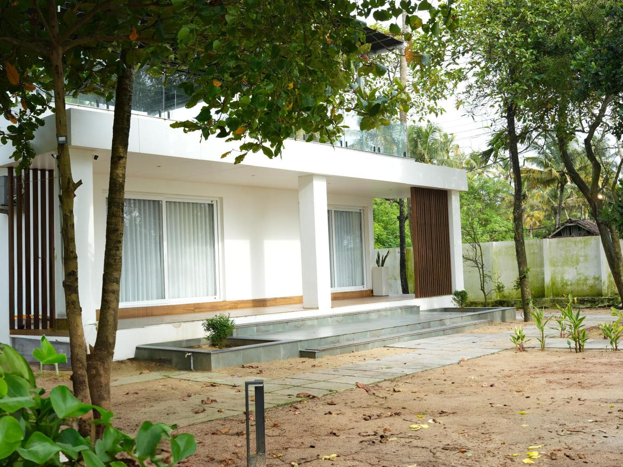 Ocean Whisper- Psst! Hidden Gem Villa Karuvapadna Bagian luar foto